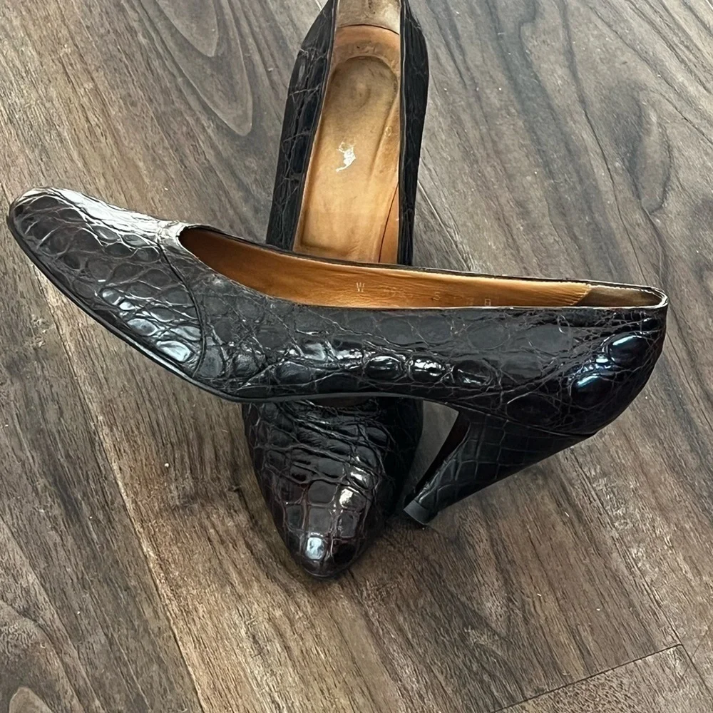 Ralph Lauren brown crocodile heels size 7.5